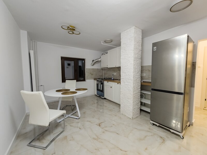 Muncii Prima inchiriere, apartament decomandat la 7 minute de metrou Muncii